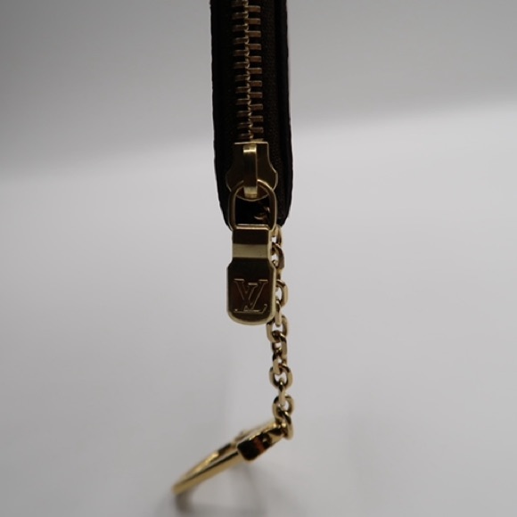 ♥️SOLD ♥️ Louis Vuitton Damier Ebene Key Pouch - Picture 6 of 8